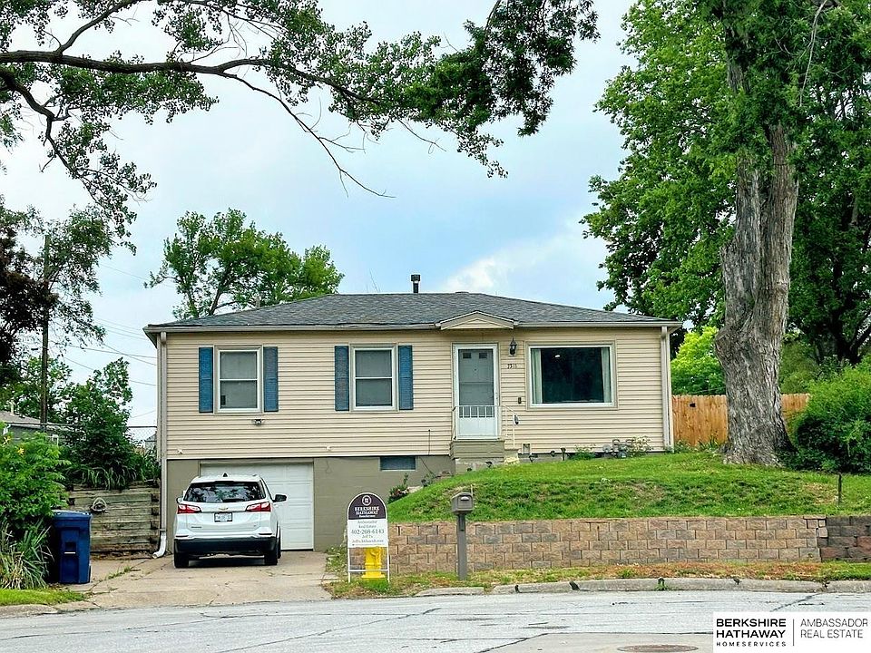 1st image of 7511 Ira Cir