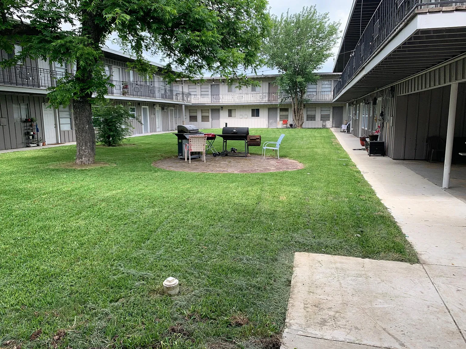 1535 Contour Dr — Photo 3