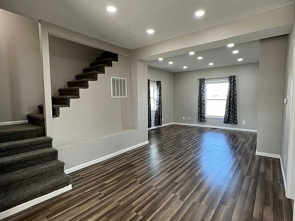 2nd image of 205 W Kemmerling St