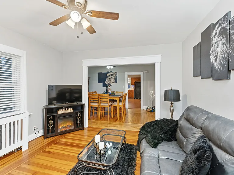 17 N Pleasant St #1 — Photo 2