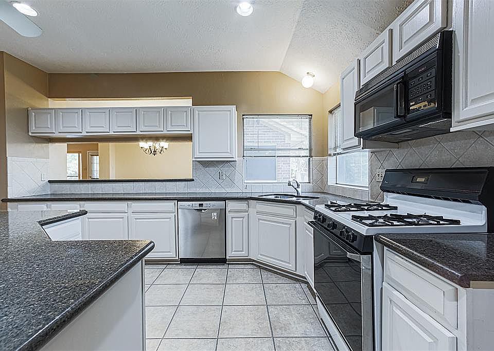 15802 Spruce River Ct, Sugar Land, TX 77498 | Zillow