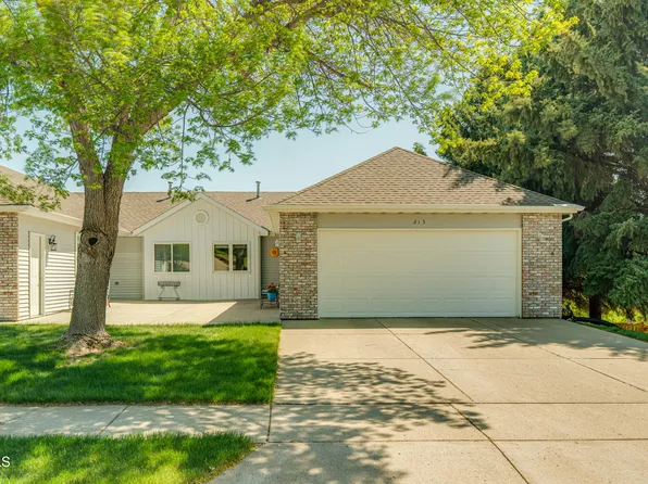 215 Aspen Ave, Bismarck, ND 58503
