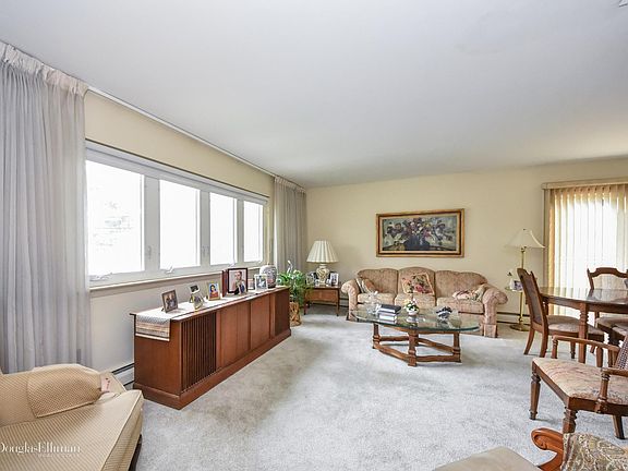 5th image of 16 Sagamore St