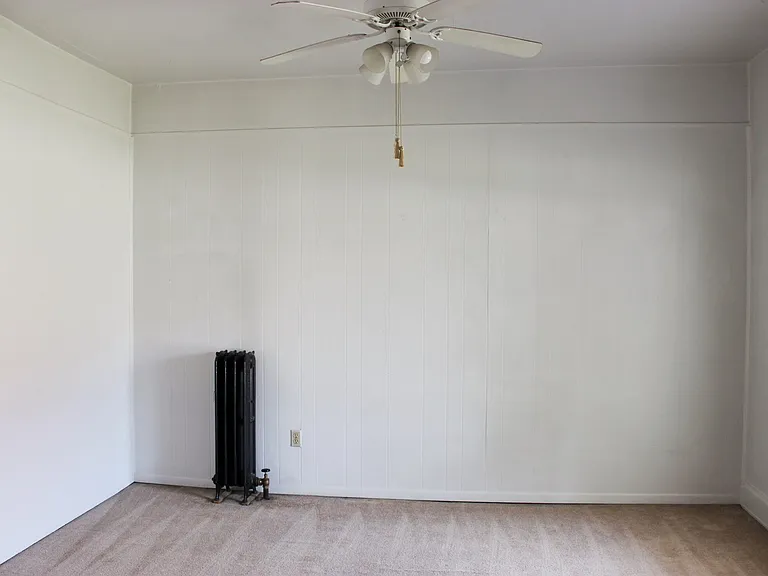 Comfortable Old Home converted into Apartments — Photo 16