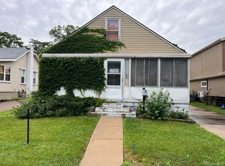 1066 Pearson St, Ferndale, MI 48220