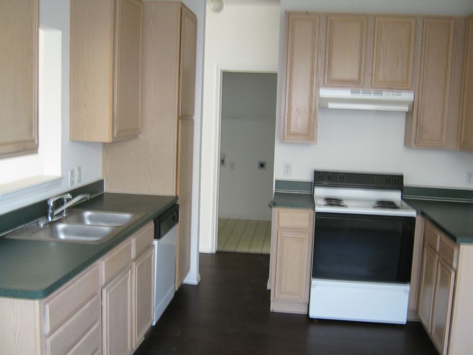 2nd image of 7201 Park Creek Dr