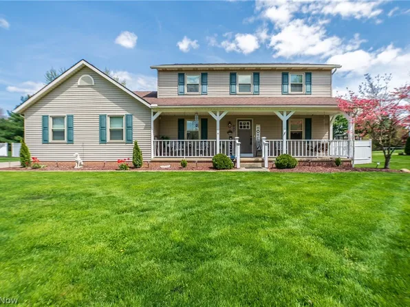 1044 Cayuga Trl SW, Hartville, OH 44632