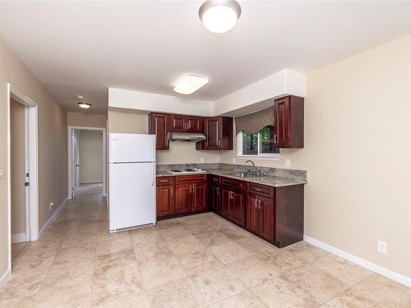 2407 Saint Louis Dr #B