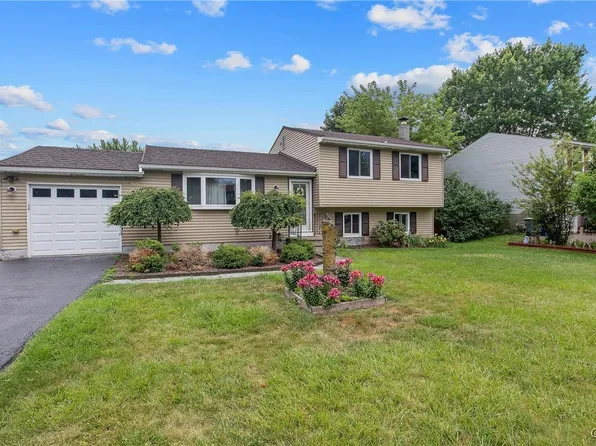 3675 Buttercup Ln, Baldwinsville, NY 13027