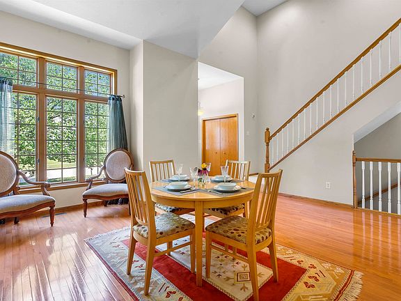 3rd image of 506 Birdsall Dr