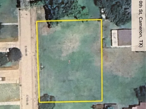 802 E 10th St, Cameron, TX 76520