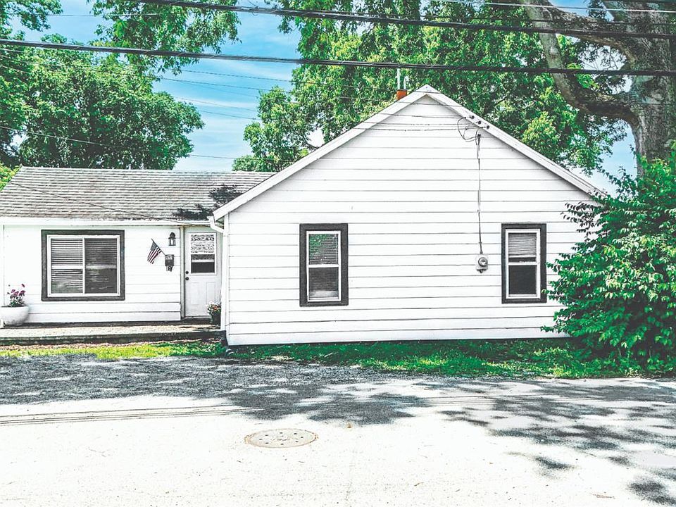 1st image of 922 Melvin Ln