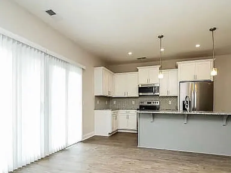 125 Dimaggio Dr — Photo 2