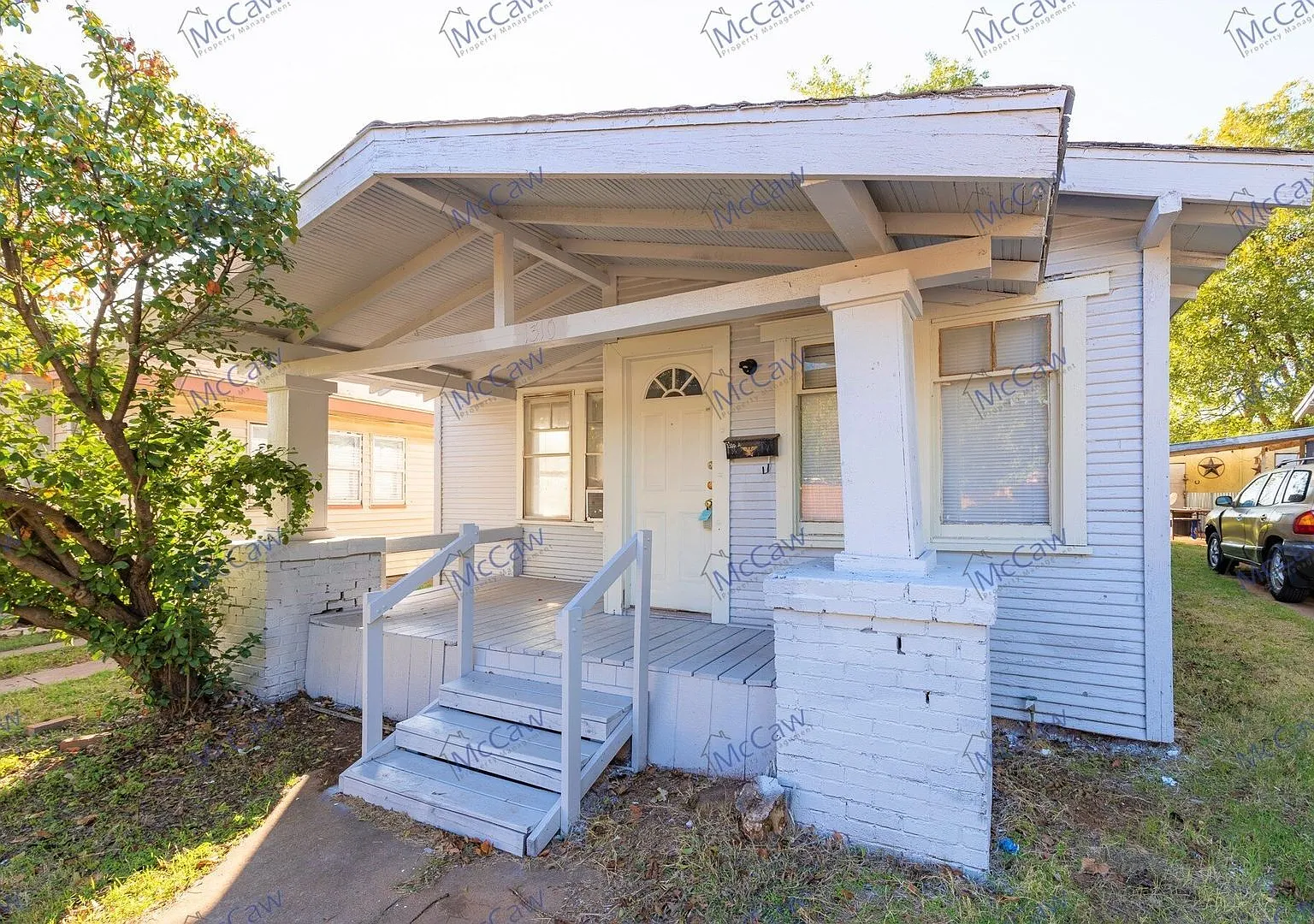 2 bed, 1.0 bath, 912 sqft, $900 — Photo 1