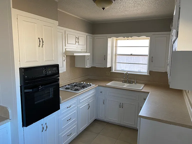 5206 Floyd Ave — Photo 3