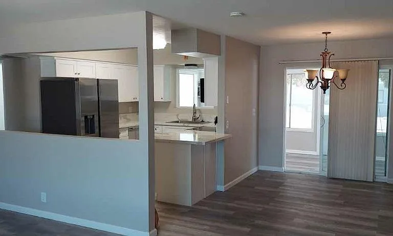 5421 E Dallas St — Photo 3