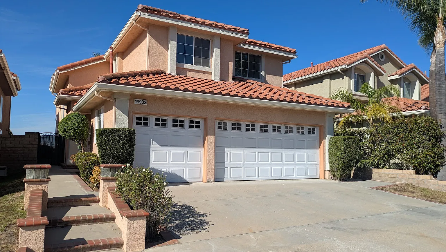 5 bed, 2405 sqft, $5,300 — Photo 1