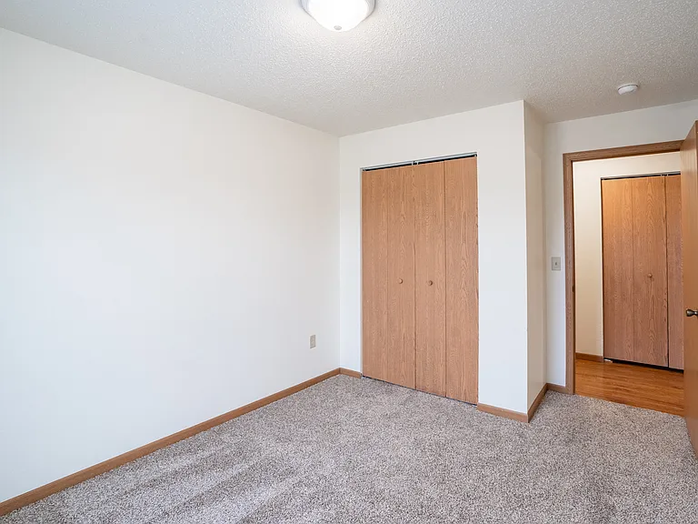 Fargo, ND Park Place Apartments | 32A | Bedroom