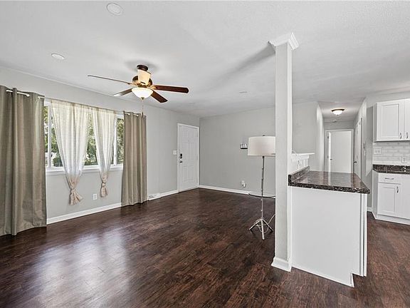 4th image of 11320 Lewis Ave