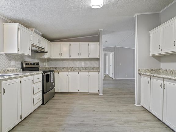 4th image of 10355 Vaughan Ave