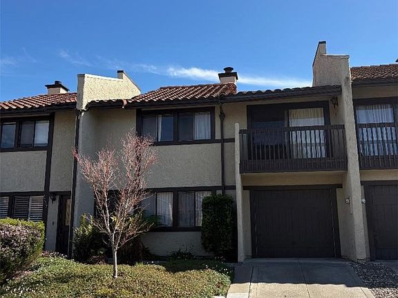 2nd image of 1009 Meadow Way