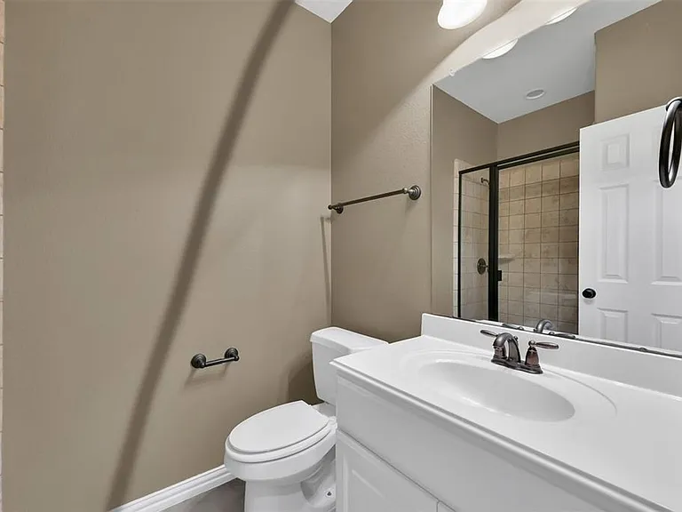 2 Maitland Ct — Photo 27