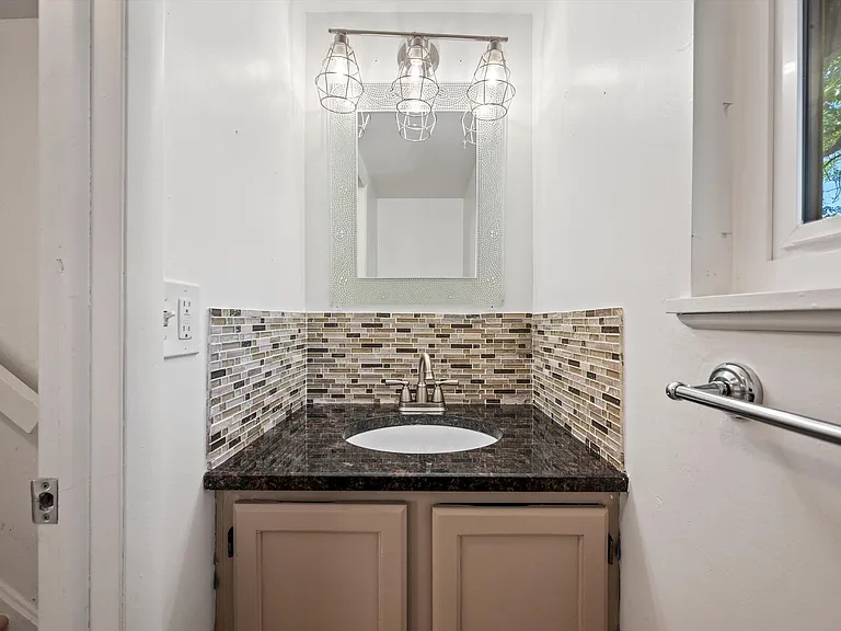8758 E Roundtree Ave — Photo 9
