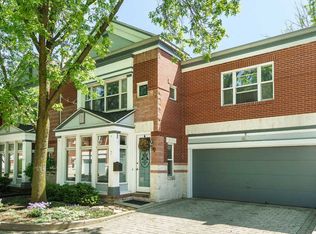 7 Manchester Ln, Elmhurst, IL 60126