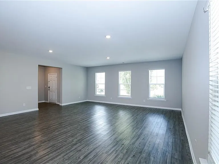 4355 Magpie Dr — Photo 9