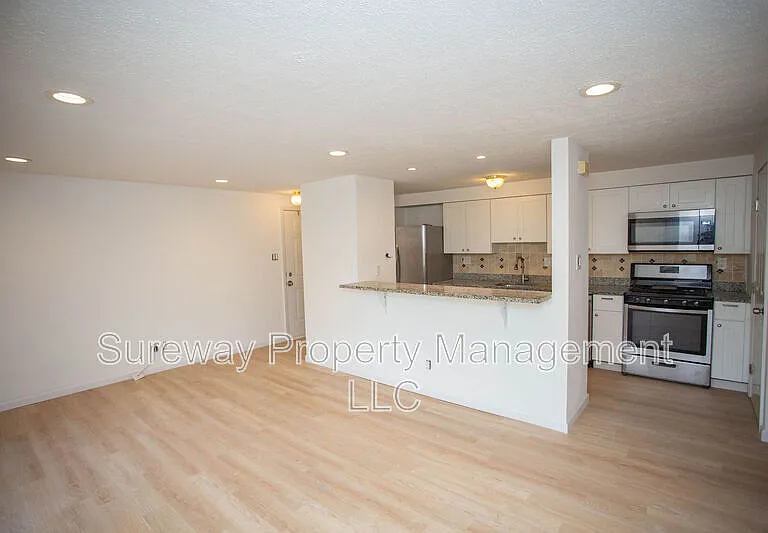 142 Kenwood Dr — Photo 5