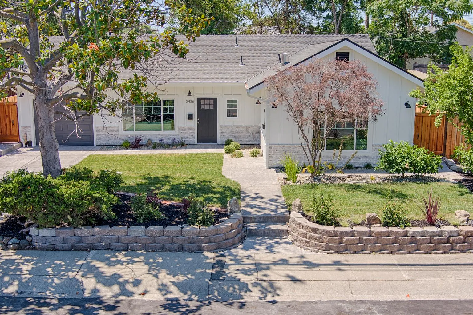 2436 Krueger Dr — Photo 2