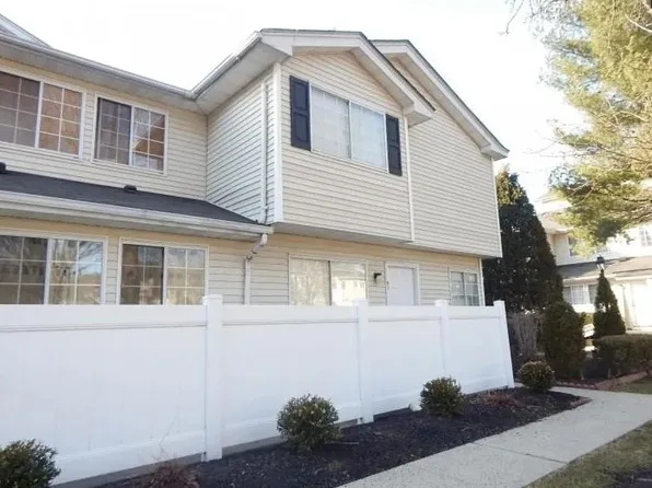 91 Cortland Ln #91, Bedminster, NJ 07921
