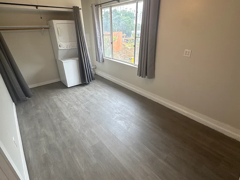 560 Hillside Ter #2 — Photo 14