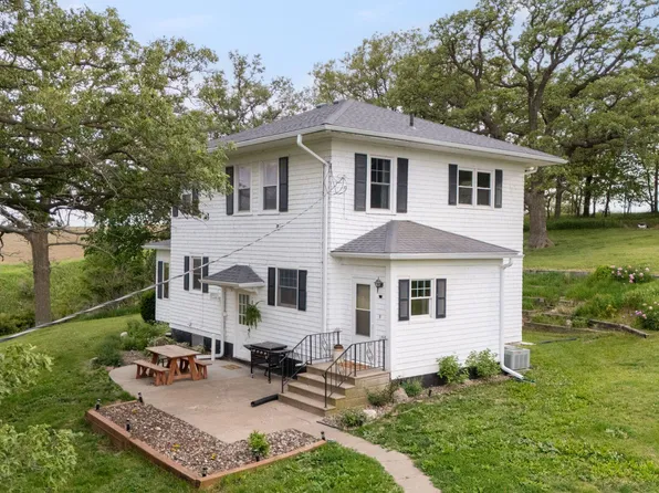 28218 Sycamore Rd, Neola, IA 51559