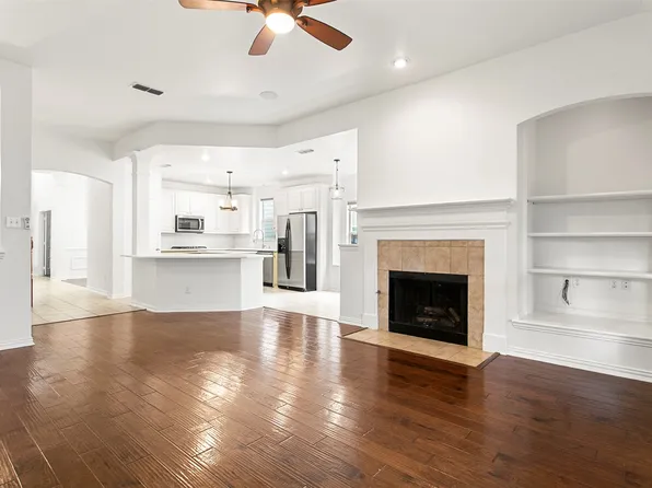 8516 Hudson St, North Richland Hills, TX 76180