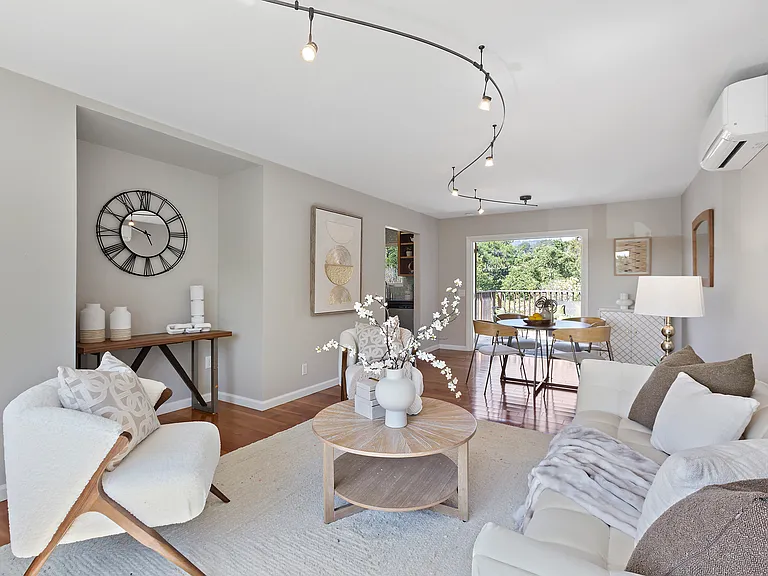 25900 Vinedo Ln — Photo 31
