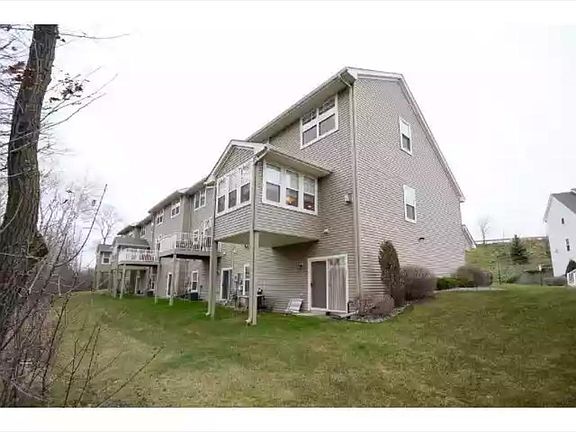 5th image of 5016 Everest Ln N