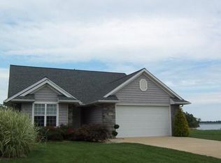 671 N Harbor Point Dr, Port Clinton, OH 43452