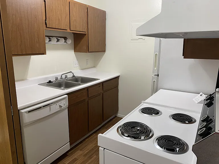 Woodland Place Apartments — Photo 48