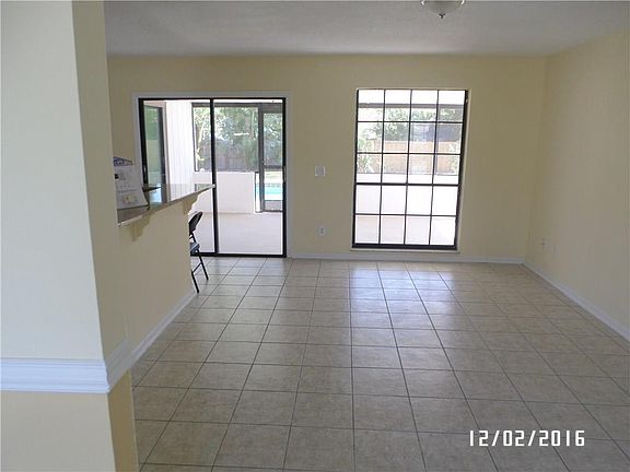 4th image of 376 18th Ave