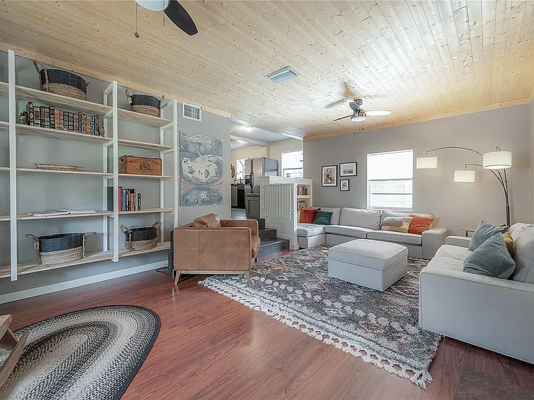 4107 N Seminole Ave — Photo 10