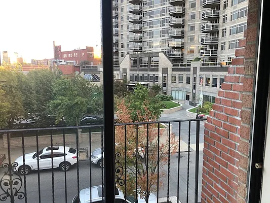 Rented by 18 REALTY | media 39