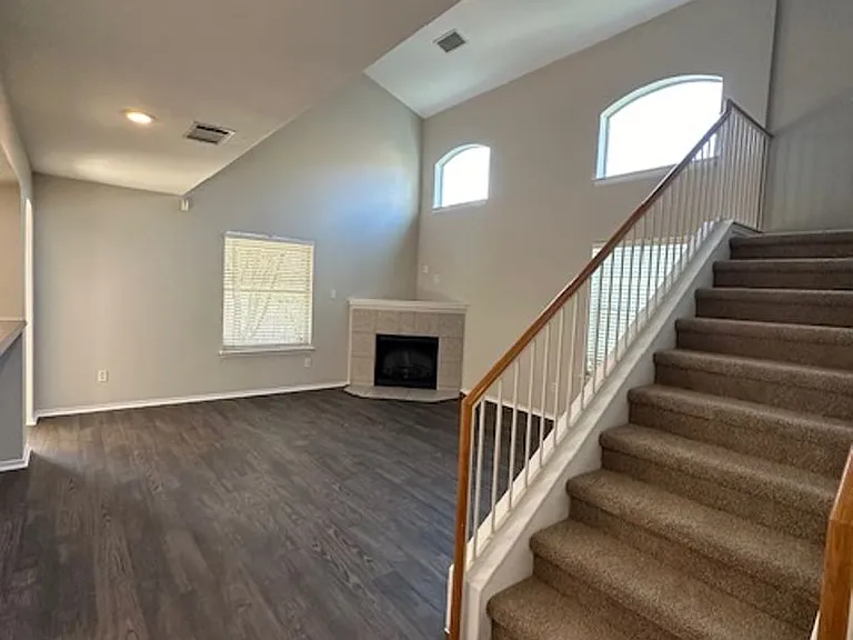 5157 Hartson — Photo 18