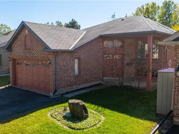 23 Madison Ct W, Welland, ON L3C 7G1