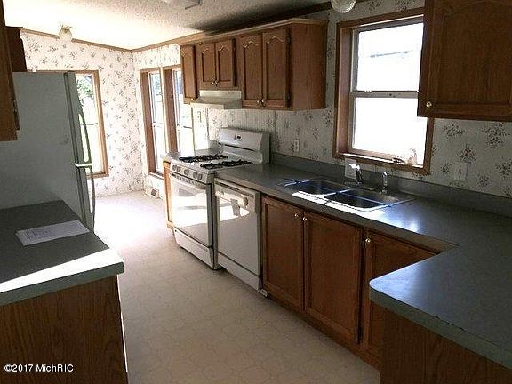 2nd image of 10344 S Willow Ave