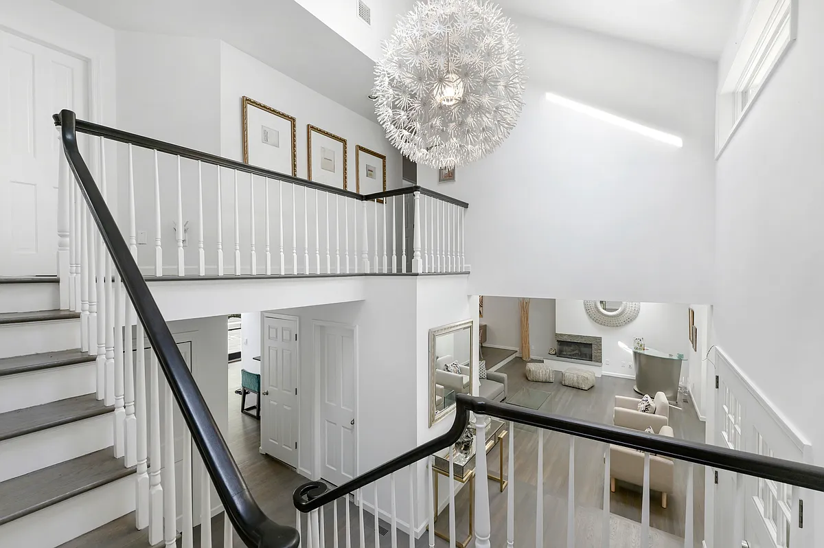 Building Photo - 500 Bridgehampton Sag Harbor Tpke