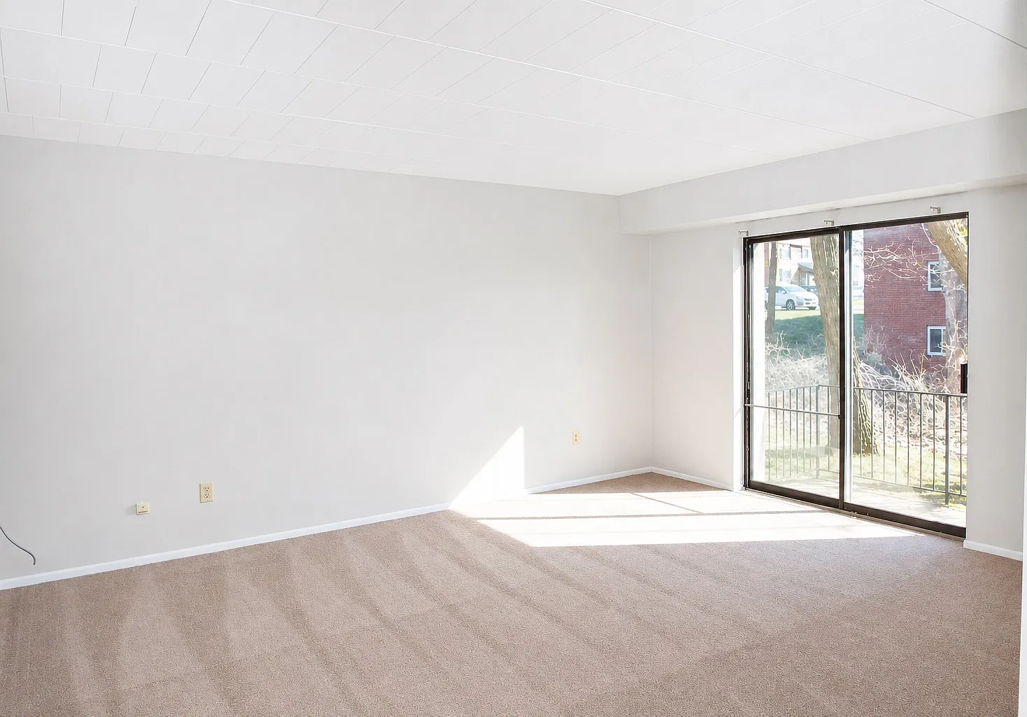 1 bed, $989 — Photo 1