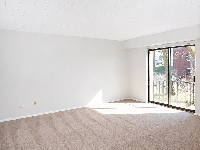295 Moon Clinton Rd — Photo 1