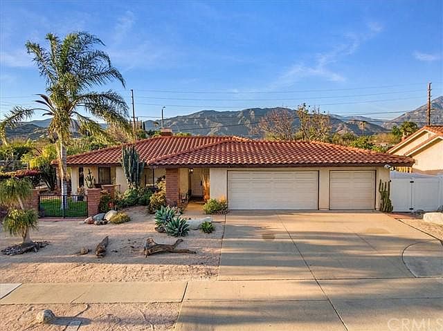 1st image of 207 E Blue Mountain Way