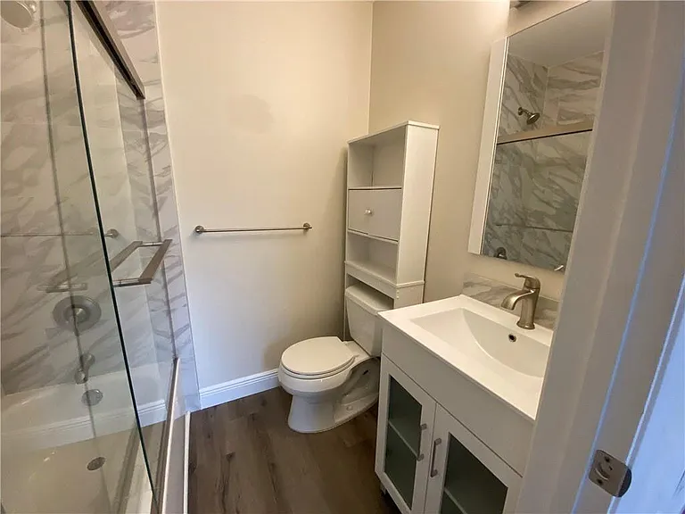 1078 Jeffery St — Photo 18